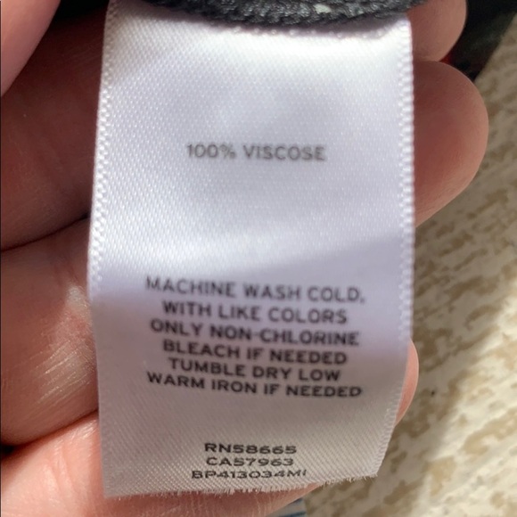 BP x Claudia Sulewski Black Rose print top New - Picture 11 of 11